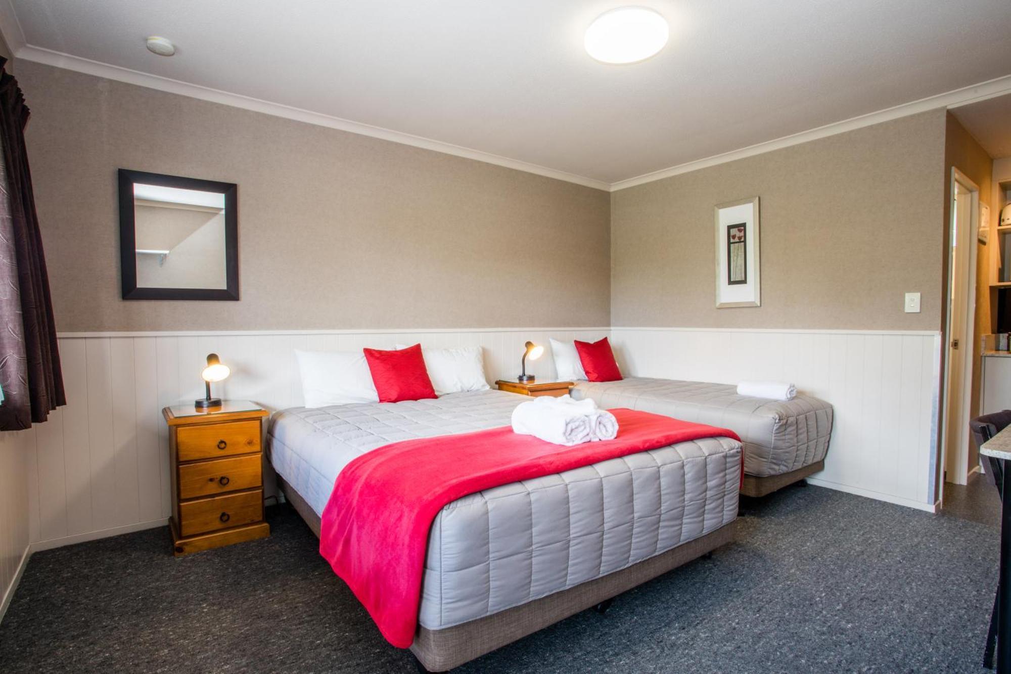 Te Anau Top 10 Holiday Park And Motels Екстериор снимка