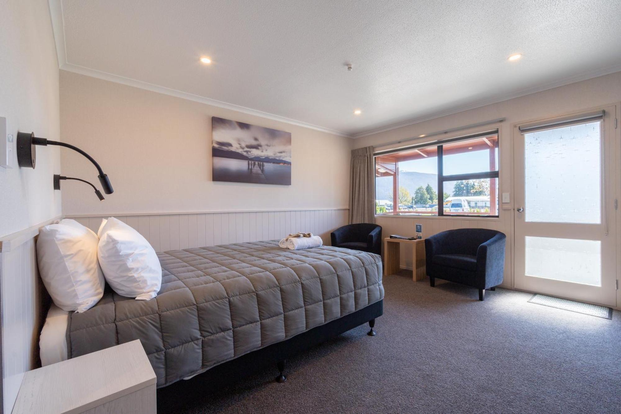 Te Anau Top 10 Holiday Park And Motels Екстериор снимка