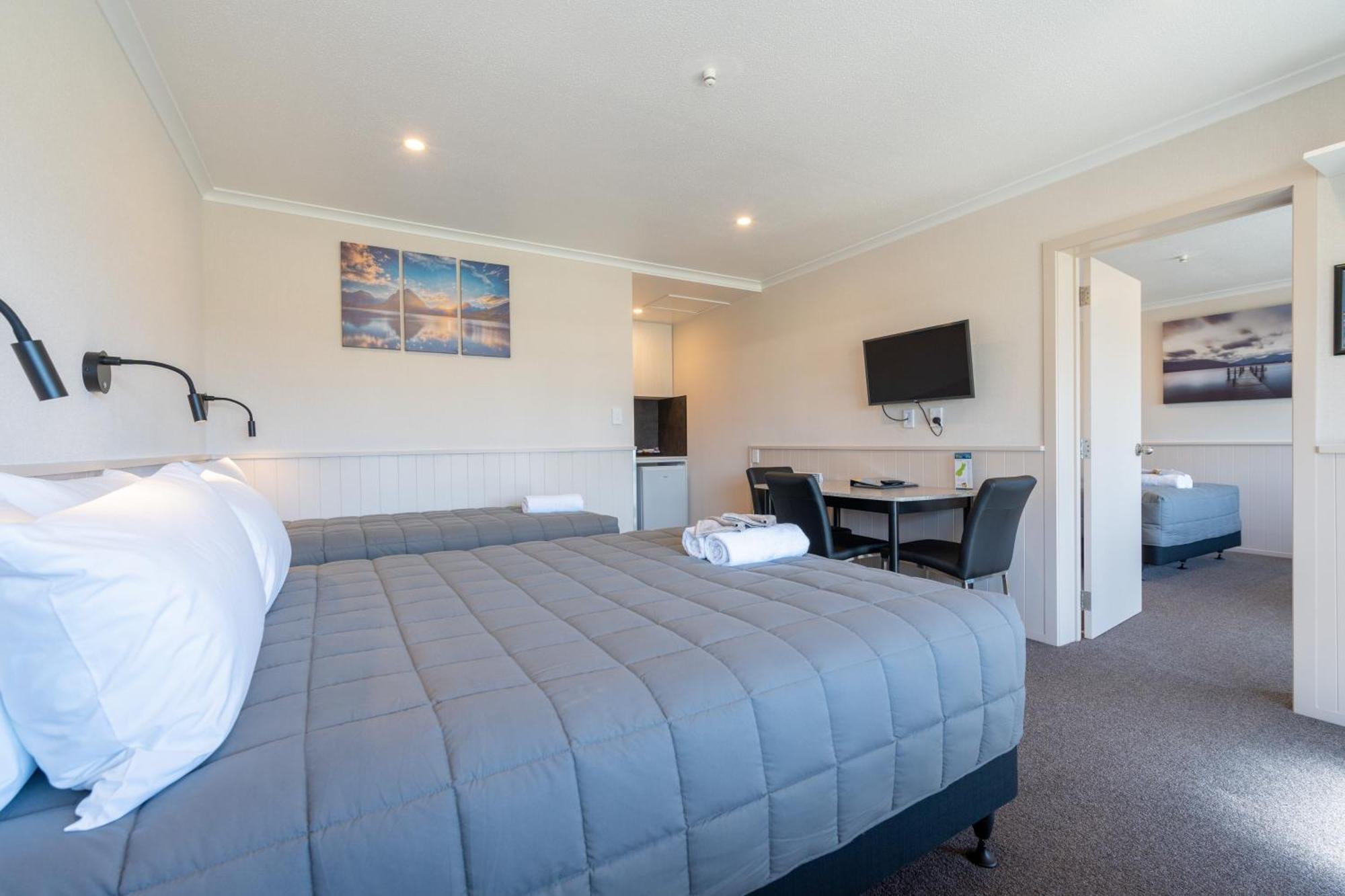 Te Anau Top 10 Holiday Park And Motels Екстериор снимка