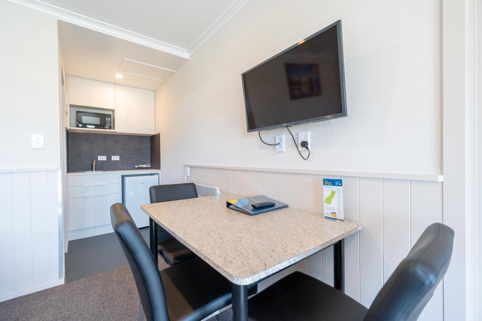 Te Anau Top 10 Holiday Park And Motels Екстериор снимка