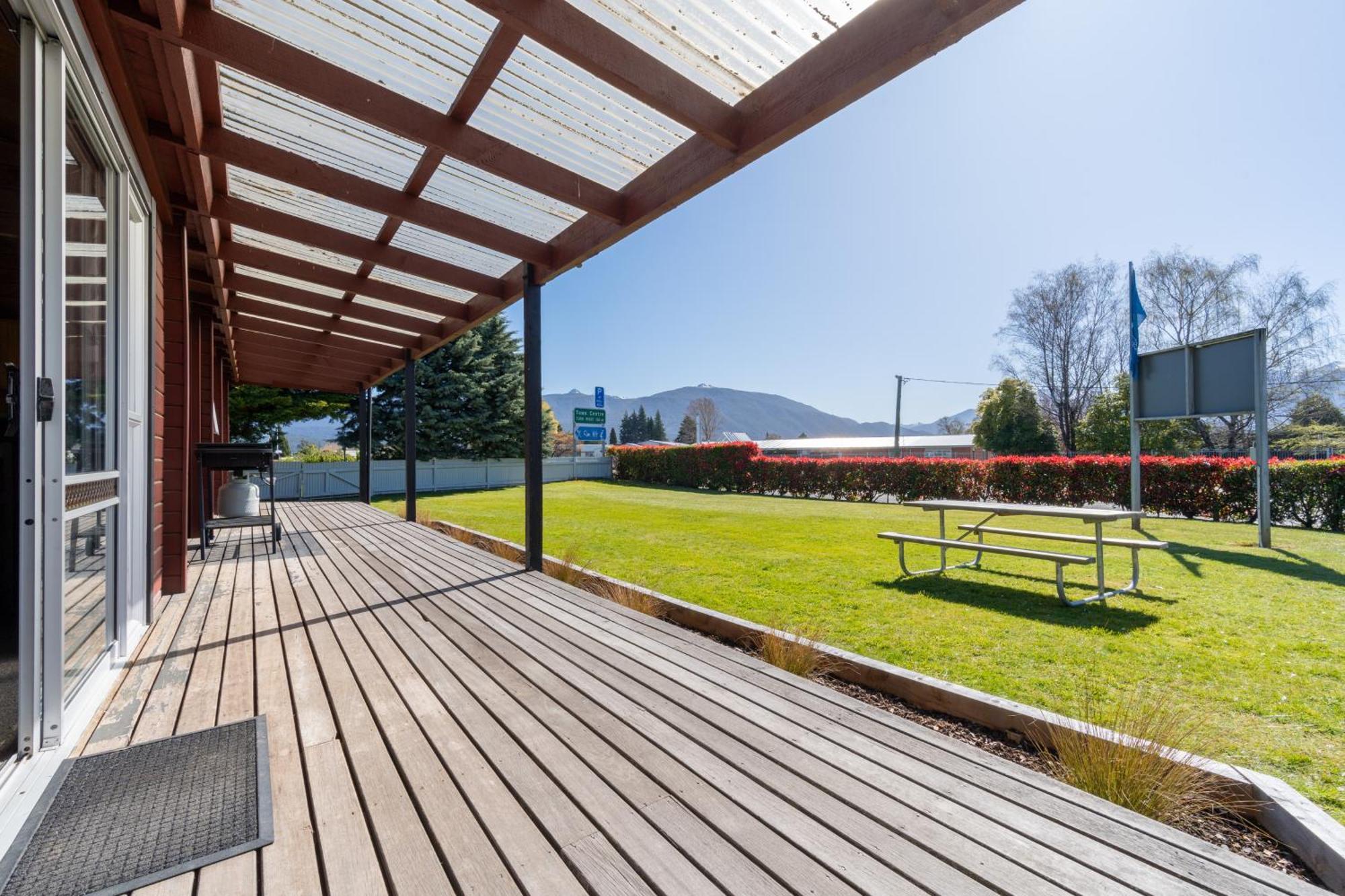 Te Anau Top 10 Holiday Park And Motels Екстериор снимка