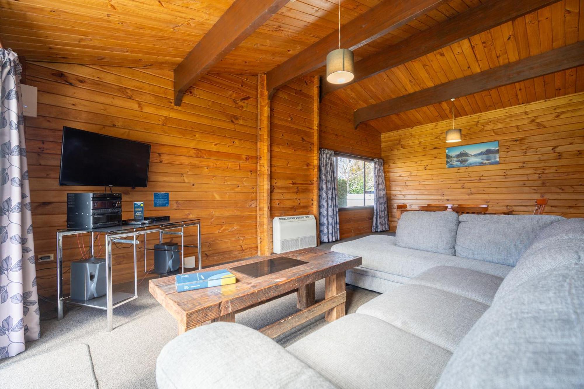 Te Anau Top 10 Holiday Park And Motels Екстериор снимка
